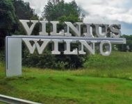 Lenkai Vilniuje išniekino Lietuvos Respublikos vėliavą